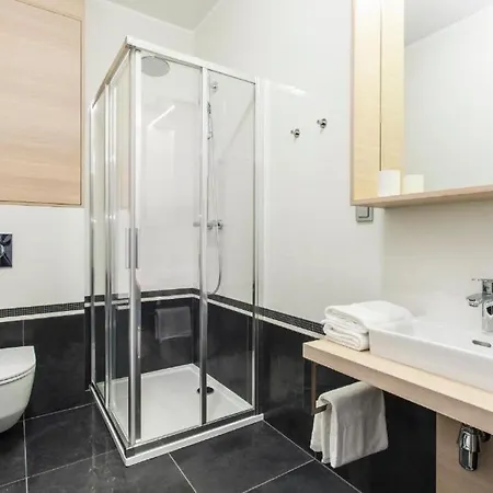 Victoria - Jacuzzi & Terrace By Oneapartments *